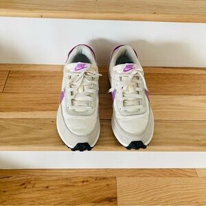 Nike Women’s Size 9 Running Shoes in excellent condition